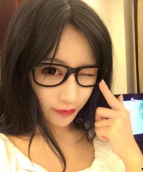 樊玲电影丝袜,欲望与束缚的交织